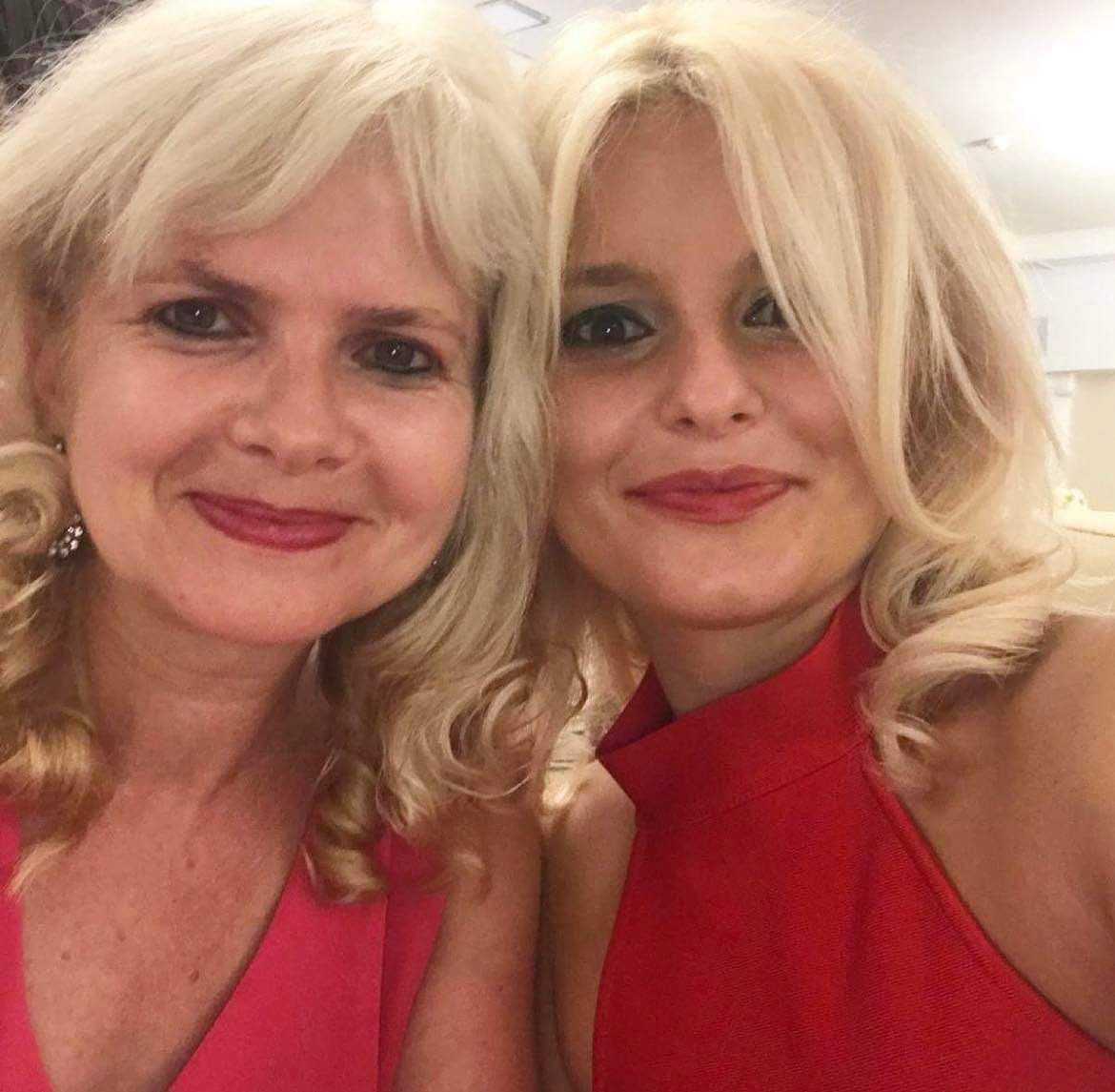 Alexandra și Mariana Pîrîianu